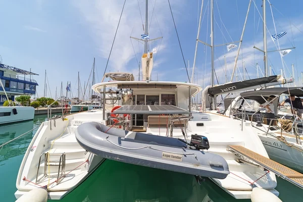 Lagoon 400 S2 - Boatscribe.com