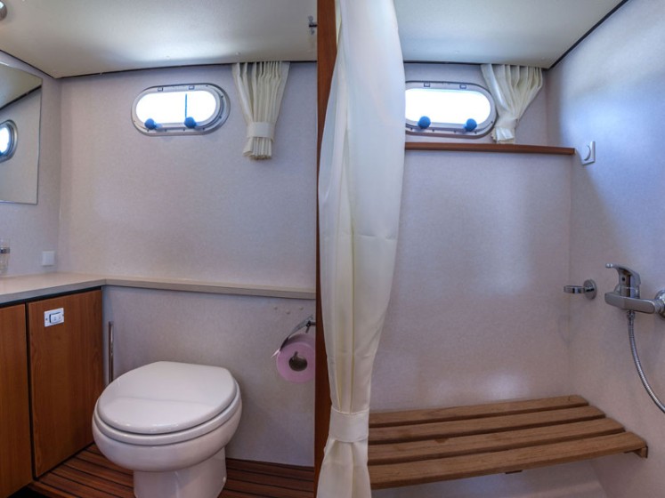 Grand Sturdy 34.9 - Boatscribe.com