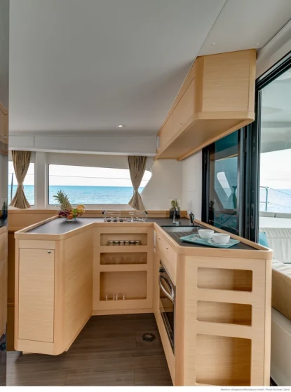 Lagoon 42 - Boatscribe.com