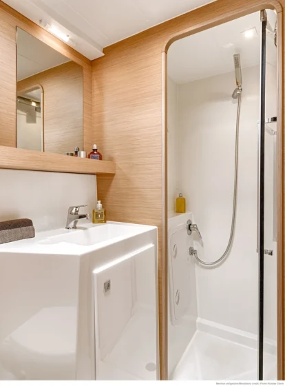 Lagoon 42 - Boatscribe.com