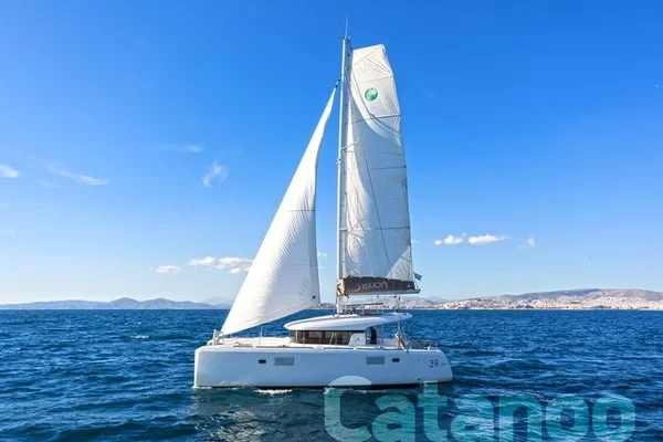Lagoon 39 - Boatscribe.com