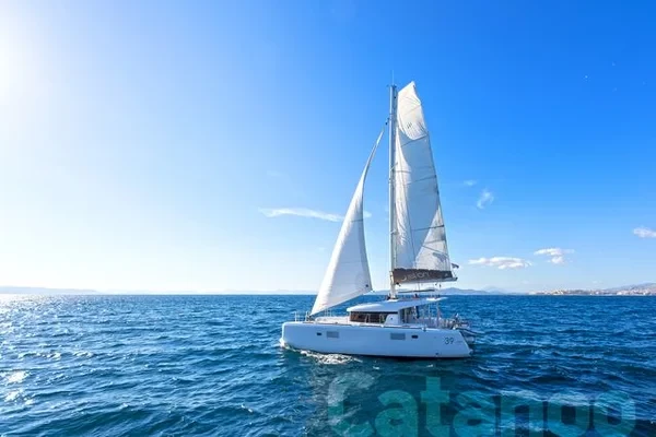 Lagoon 39 - Boatscribe.com