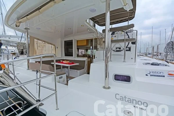 Lagoon 39 - Boatscribe.com