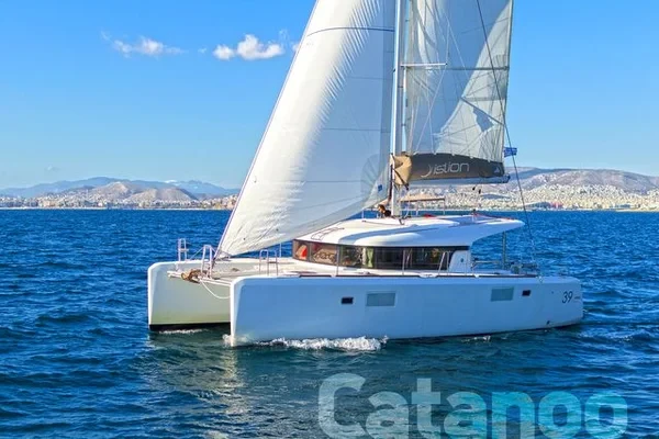 Lagoon 39 - Boatscribe.com