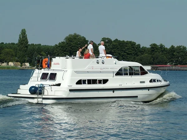 Europa 400 - Boatscribe.com
