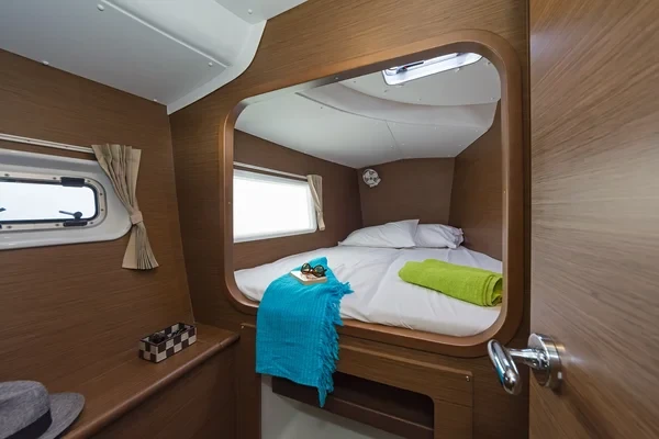 Lagoon 380 - Boatscribe.com