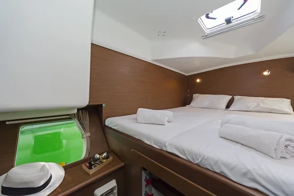 Lagoon 380 - Boatscribe.com