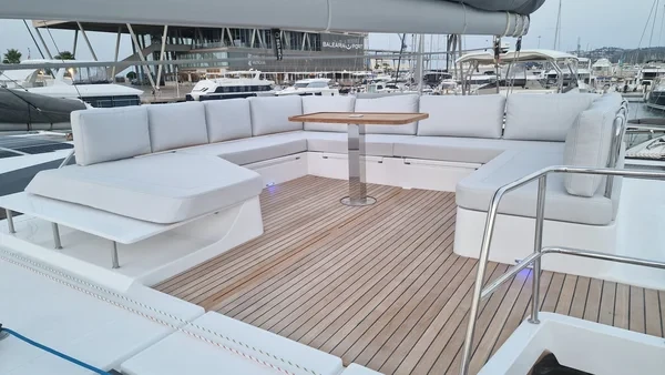 Aventura 45 - Boatscribe.com