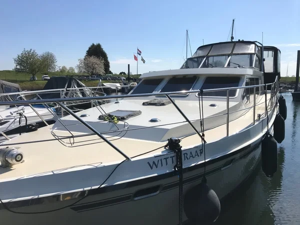 Vri-Jon Contessa 45 - Boatscribe.com