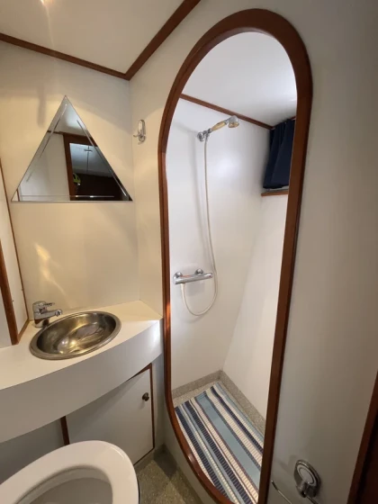 Vri-Jon Contessa 45 - Boatscribe.com