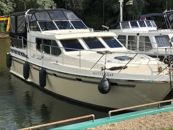 Vri-Jon Contessa 45 - Boatscribe.com