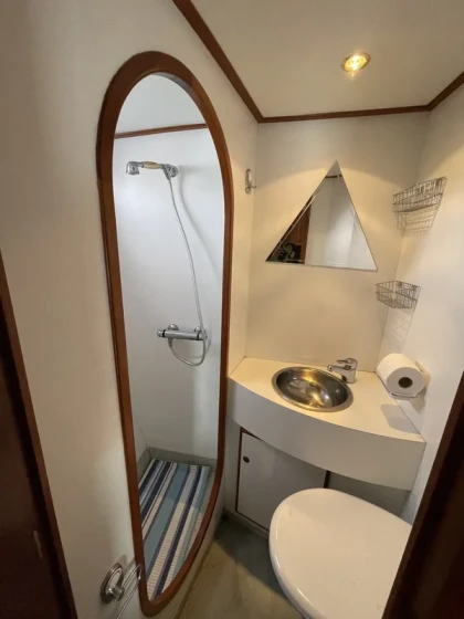 Vri-Jon Contessa 45 - Boatscribe.com