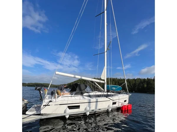 Bavaria C38 - Boatscribe.com