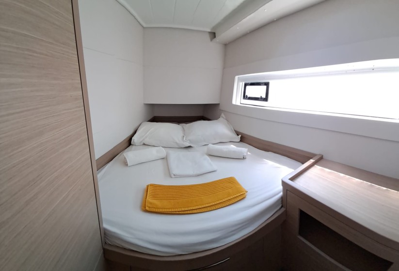 Lagoon 40 - Boatscribe.com