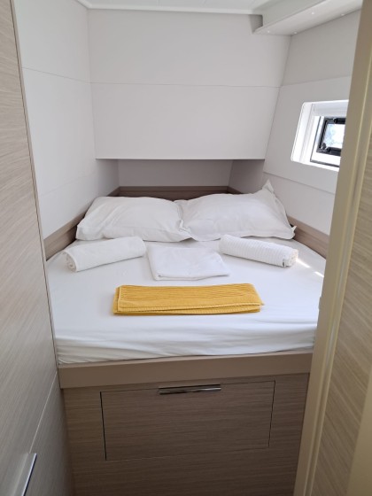 Lagoon 40 - Boatscribe.com