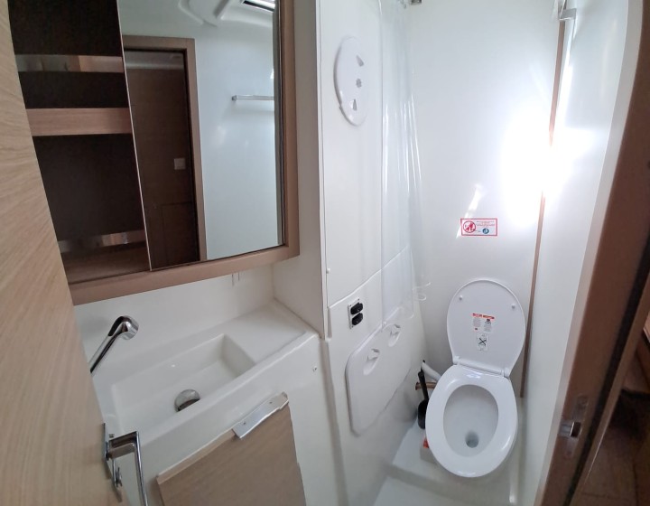 Lagoon 40 - Boatscribe.com