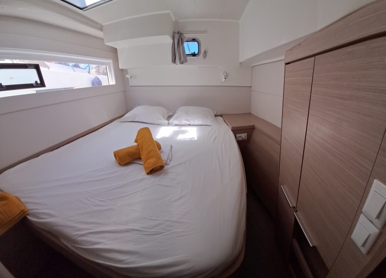 Lagoon 40 - Boatscribe.com