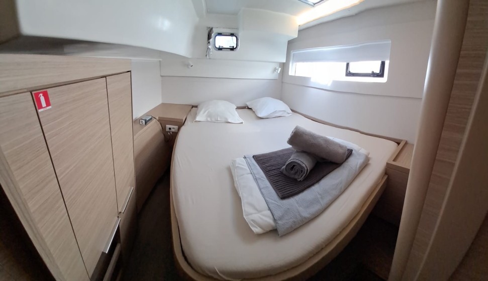 Lagoon 40 - Boatscribe.com