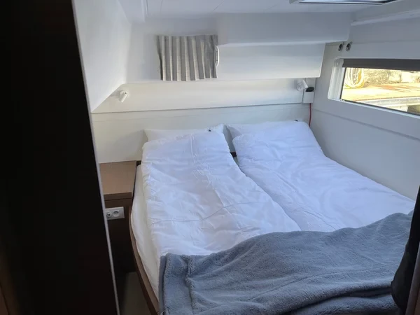 Lagoon 40 - Boatscribe.com