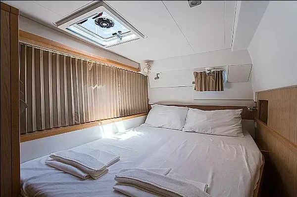Lagoon 400 S2 - Boatscribe.com