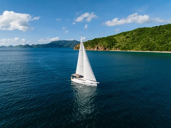 Sun Odyssey 380 - Boatscribe.com