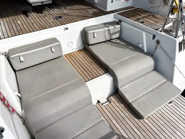 Jeanneau 54 - Boatscribe.com
