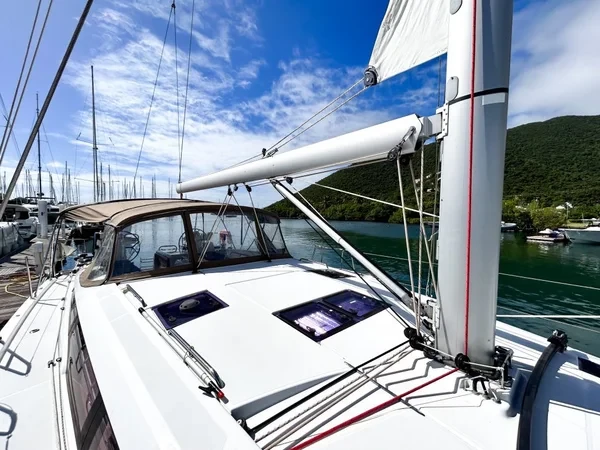 Jeanneau 54 - Boatscribe.com