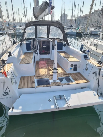 Dufour 32 - Boatscribe.com