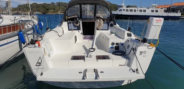 Dufour 32 - Boatscribe.com
