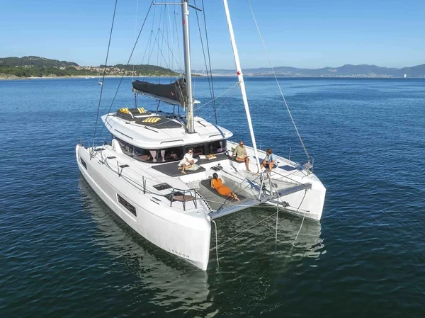 Lagoon 43 - Boatscribe.com