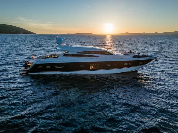 Princess V78 - Boatscribe.com