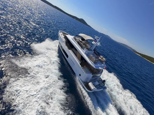 Azimut Magellano 60 - Boatscribe.com