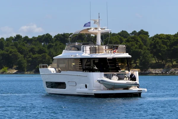 Azimut Magellano 60 - Boatscribe.com