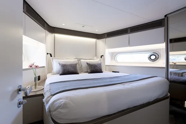 Azimut Magellano 60 - Boatscribe.com