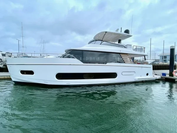 Azimut Magellano 60 - Boatscribe.com