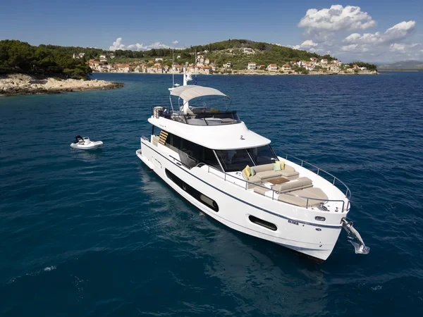 Azimut Magellano 60 - Boatscribe.com