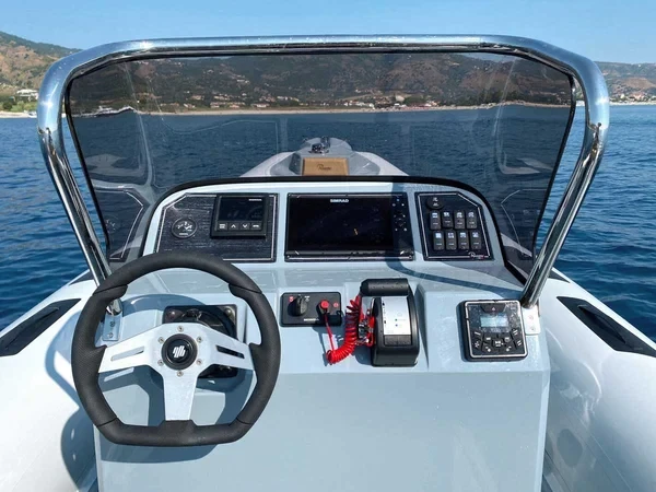 Ranieri 26 Cayman - Boatscribe.com