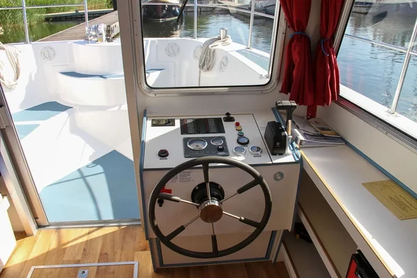 Pirate 1200 - Boatscribe.com