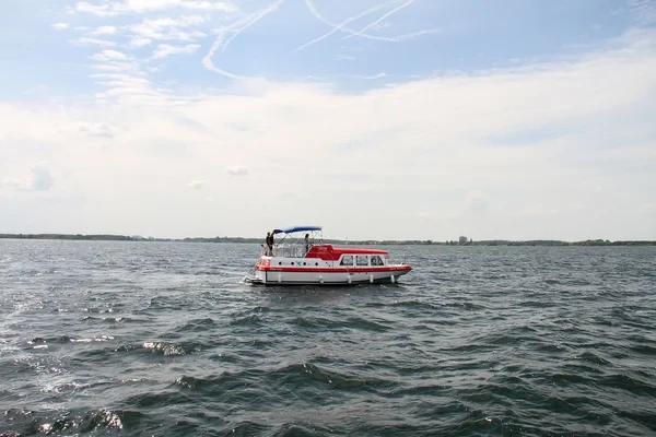 Pirate 1200 - Boatscribe.com