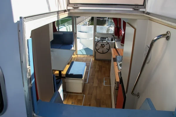 Pirate 1200 - Boatscribe.com