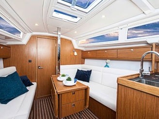 Bavaria 34 Cruiser - Boatscribe.com