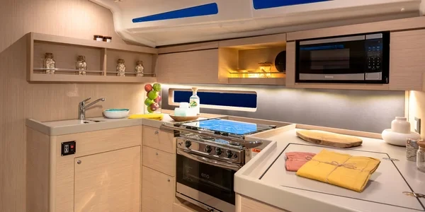 Moorings 42.3 - Boatscribe.com