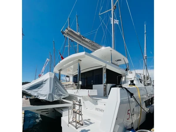 Bali 5.4 - Boatscribe.com