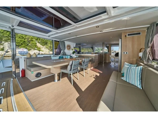 Bali 5.4 - Boatscribe.com