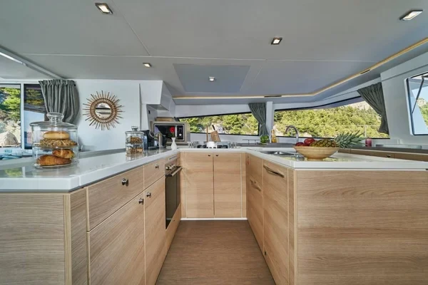 Bali 5.4 - Boatscribe.com