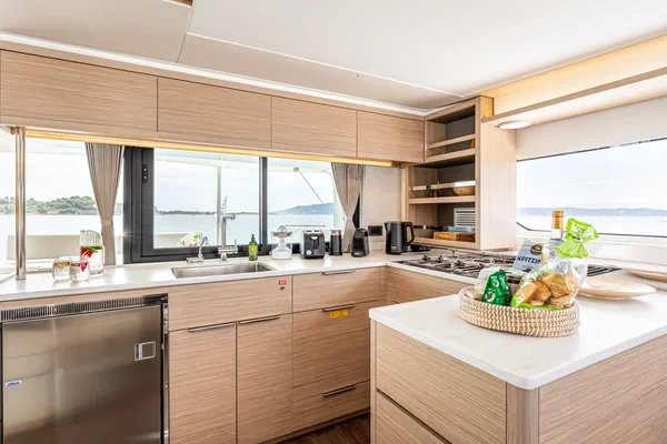 Lagoon 46 - Boatscribe.com