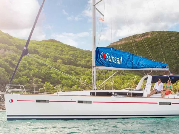 Sunsail 424 - Boatscribe.com