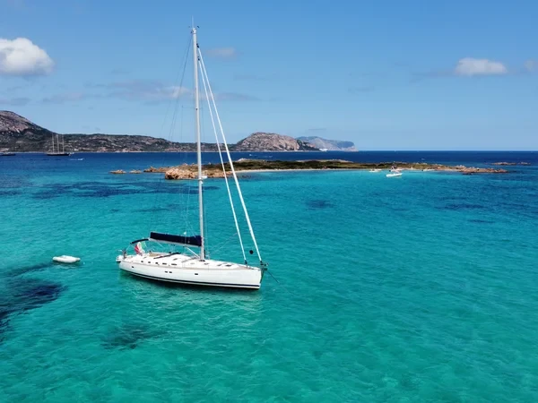 Oceanis 523 - Boatscribe.com