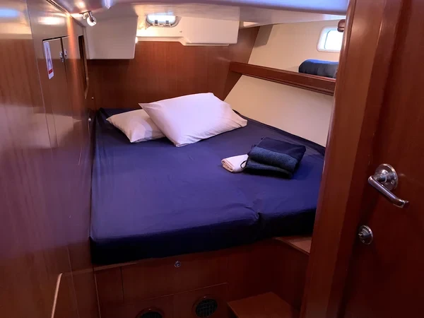 Oceanis 523 - Boatscribe.com