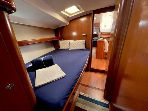 Oceanis 523 - Boatscribe.com